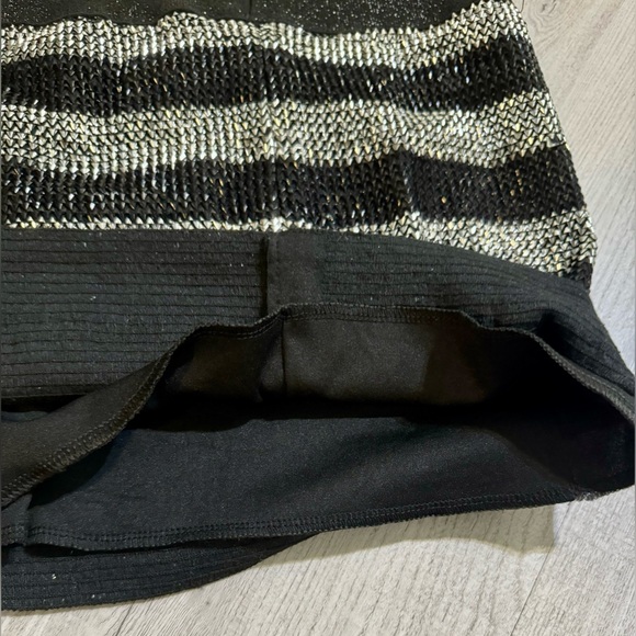VENUS Metallic Black & Silver Mini Skirt. Size M. - Picture 2 of 4